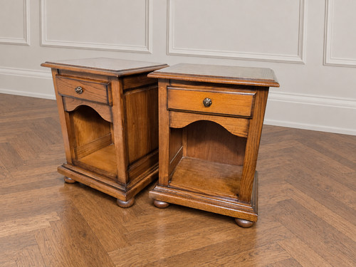 Antique style pair oak - an,